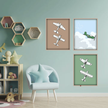 plakatvæg på drengeværelse med fly