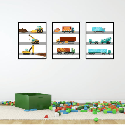 plakater på plakatvæg på drengeværelset med lastbiler. plakater med maskiner