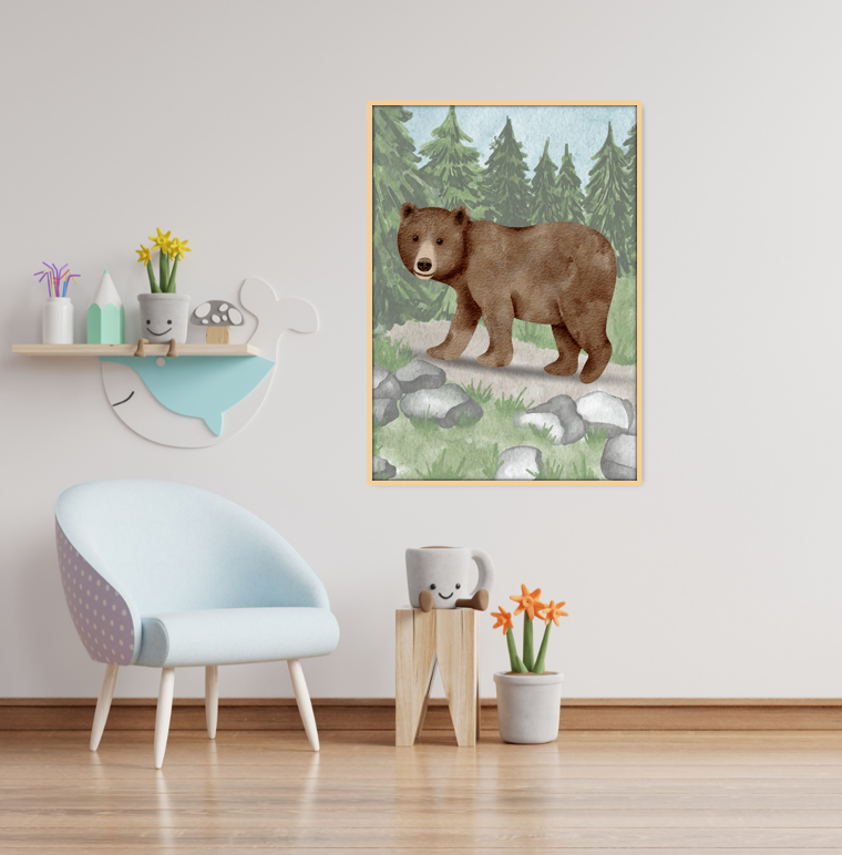 Plakat med bjørn i skoven til børneværelset