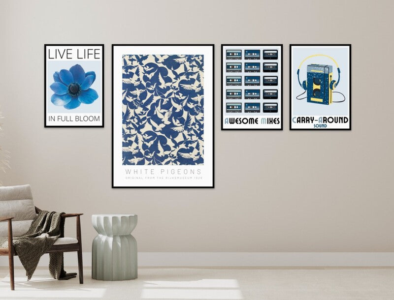 Plakat med kassettebånd som en del af en plakatvæg