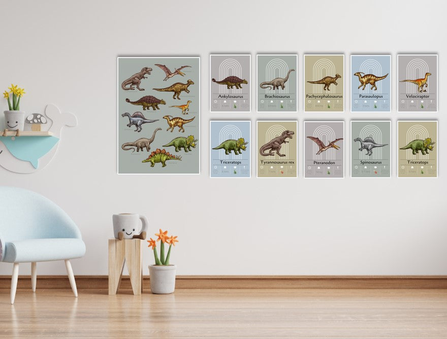 plakatvæg med dinosaur plakater på et legeværelse