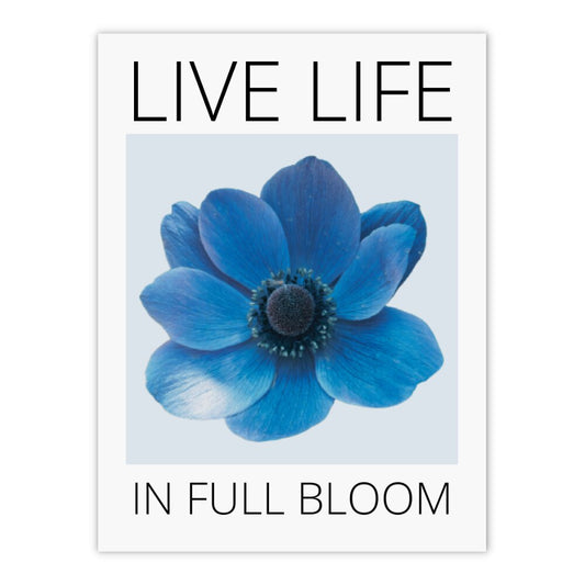 Plakat med stor blå blomst til stuen